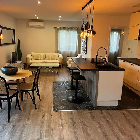 Californian Pool 가신